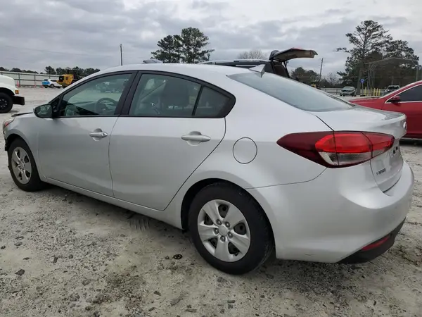 3KPFK4A71JE280513 2018 KIA FORTE - Image 2