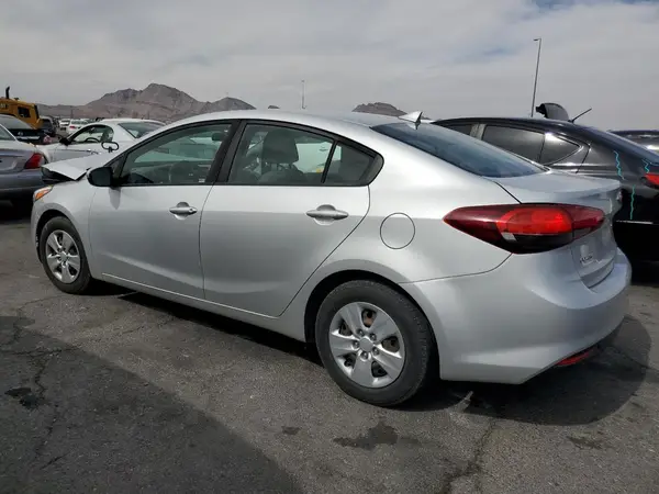 3KPFK4A71JE281127 2018 KIA FORTE - Image 2