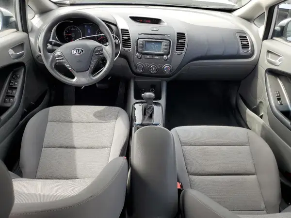 3KPFK4A71JE281127 2018 KIA FORTE - Image 8