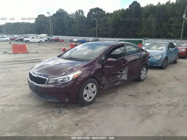 3KPFK4A71JE281645 2018 KIA FORTE - Image 2