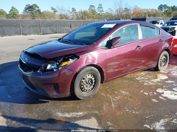 3KPFK4A71JE282018 2018 KIA FORTE - Image 2