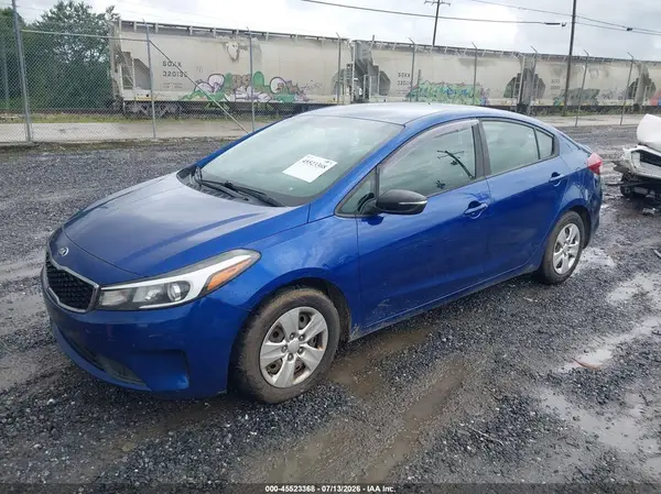 3KPFK4A72HE009809 2017 KIA FORTE - Image 2