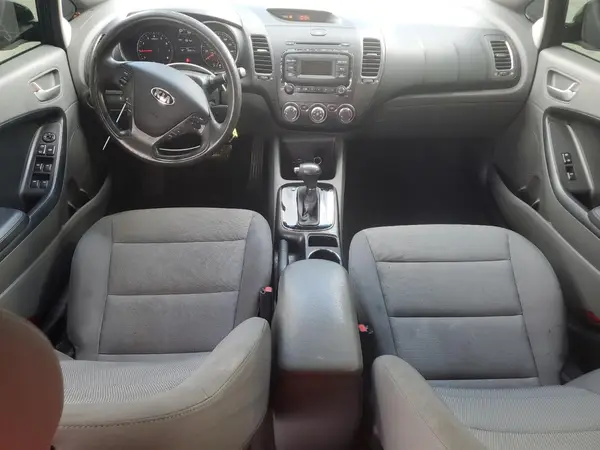 3KPFK4A72HE011222 2017 KIA FORTE - Image 8