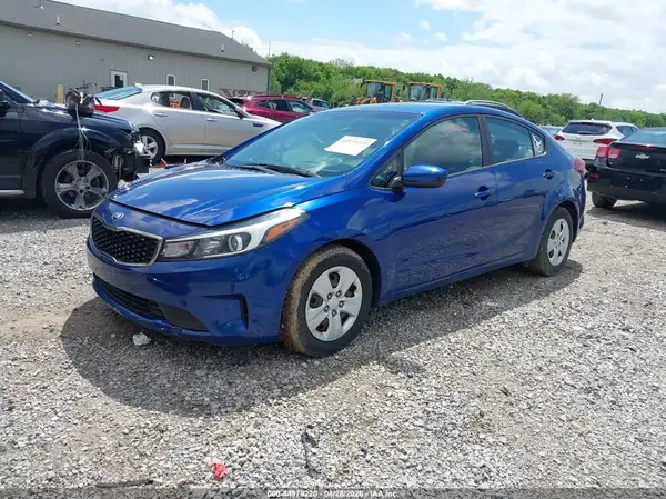 3KPFK4A72HE011611 2017 KIA FORTE - Image 2