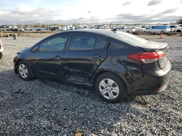 3KPFK4A72HE011818 2017 KIA FORTE - Image 2