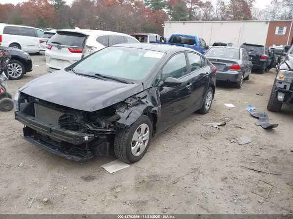3KPFK4A72HE012449 2017 KIA FORTE - Image 2