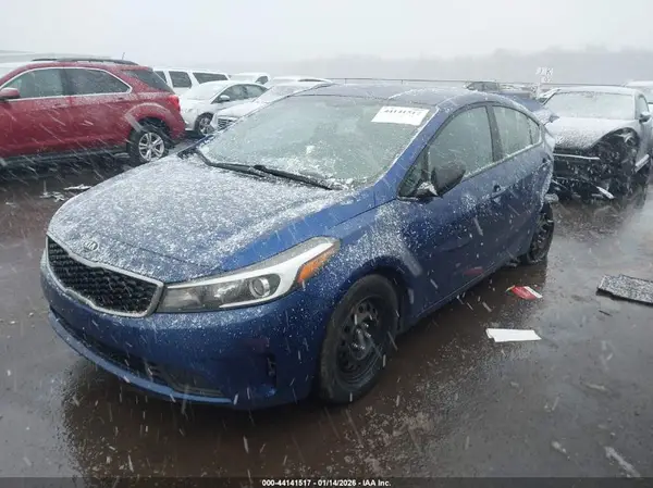 3KPFK4A72HE013505 2017 KIA FORTE - Image 2