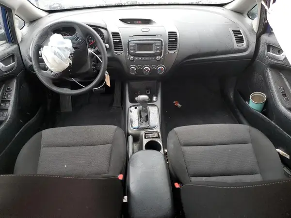 3KPFK4A72HE014122 2017 KIA FORTE - Image 8
