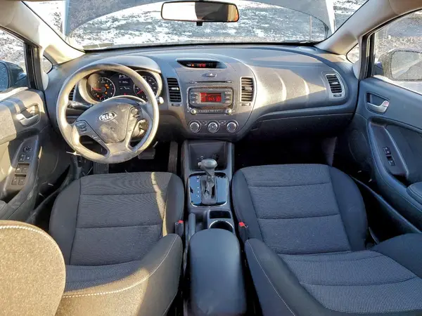 3KPFK4A72HE015738 2017 KIA FORTE - Image 8