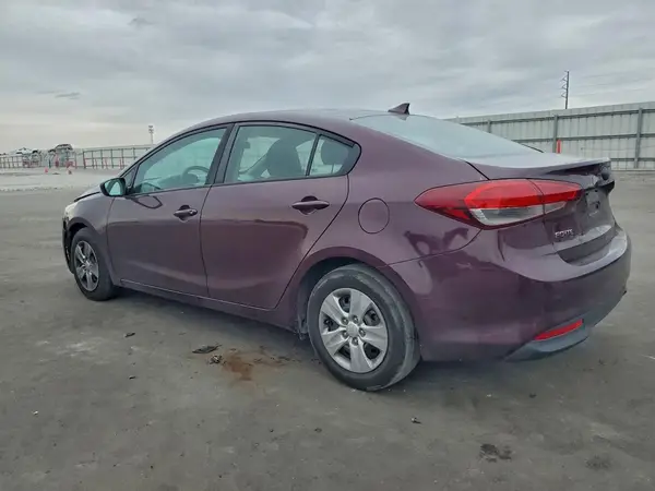 3KPFK4A72HE015867 2017 KIA FORTE - Image 2