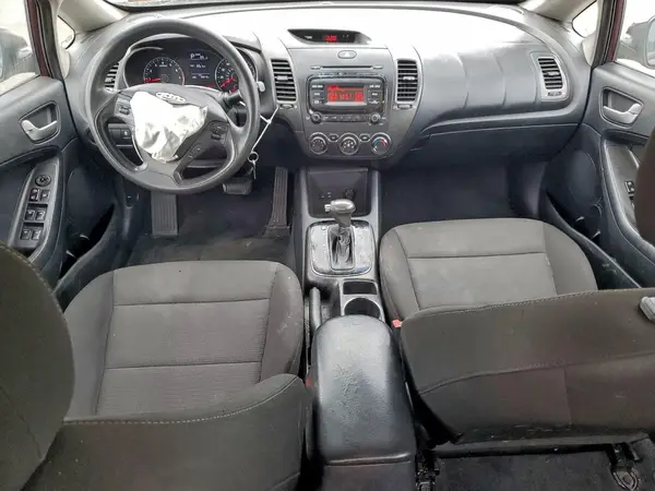 3KPFK4A72HE015867 2017 KIA FORTE - Image 8