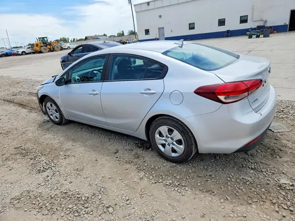 3KPFK4A72HE018171 2017 KIA FORTE - Image 2