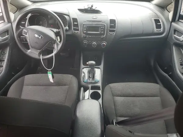 3KPFK4A72HE018610 2017 KIA FORTE - Image 8