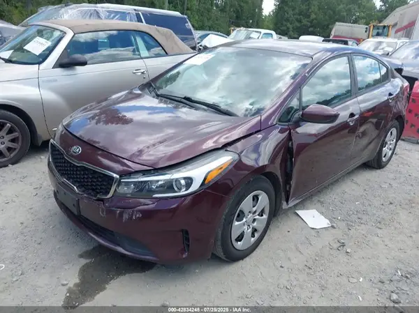 3KPFK4A72HE023502 2017 KIA FORTE - Image 2