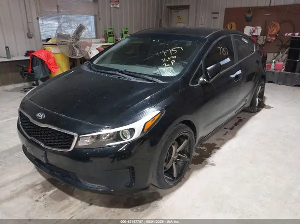 3KPFK4A72HE024827 2017 KIA FORTE - Image 2