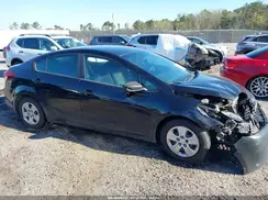 3KPFK4A72HE025282 2017 KIA FORTE