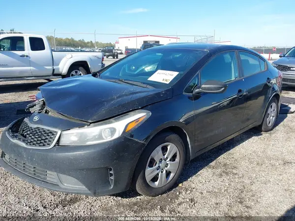 3KPFK4A72HE025282 2017 KIA FORTE - Image 2