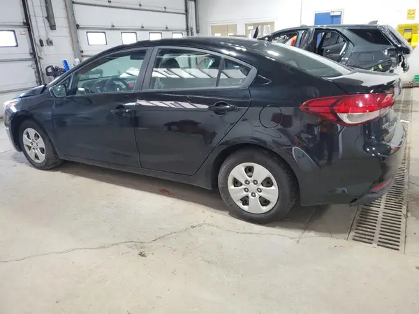 3KPFK4A72HE026450 2017 KIA FORTE - Image 2