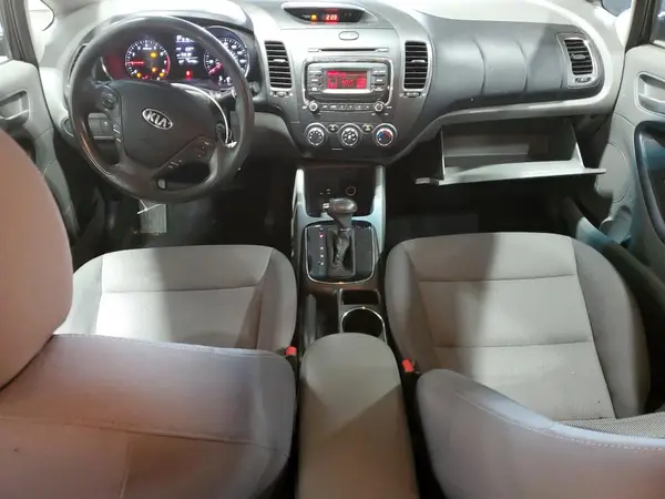 3KPFK4A72HE026450 2017 KIA FORTE - Image 8