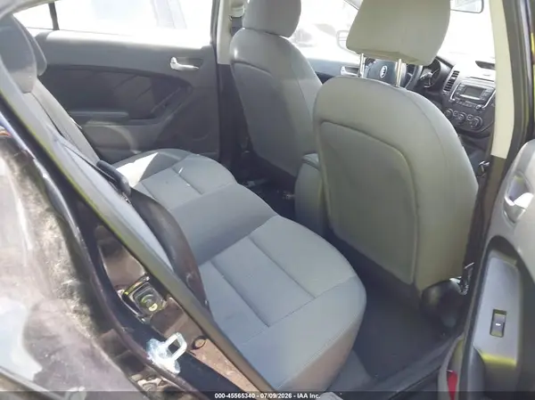 3KPFK4A72HE027727 2017 KIA FORTE - Image 8