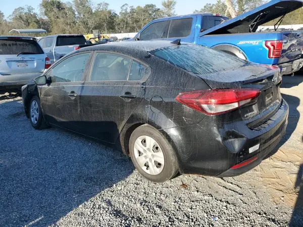 3KPFK4A72HE028330 2017 KIA FORTE - Image 2