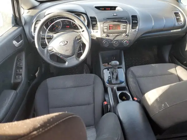3KPFK4A72HE028330 2017 KIA FORTE - Image 8