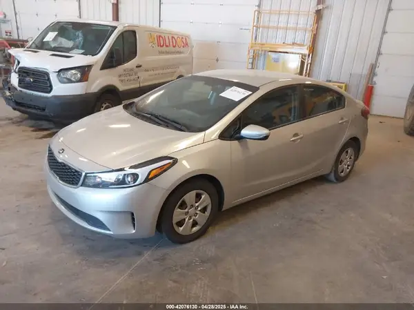 3KPFK4A72HE029364 2017 KIA FORTE - Image 2