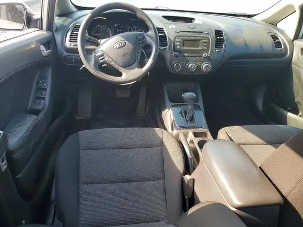 3KPFK4A72HE029378 2017 KIA FORTE - Image 8