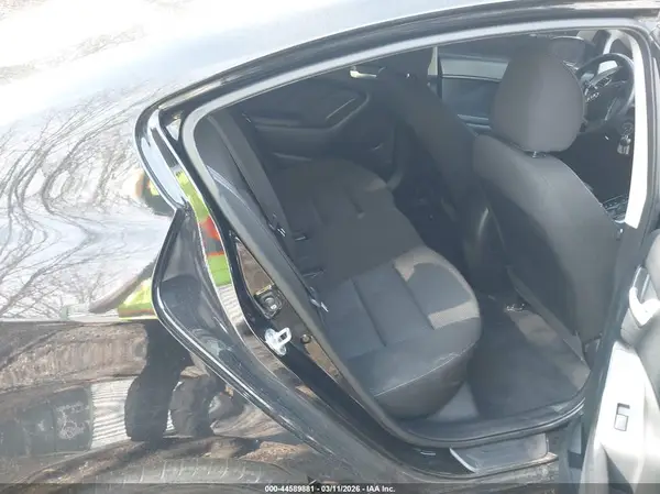 3KPFK4A72HE030367 2017 KIA FORTE - Image 8