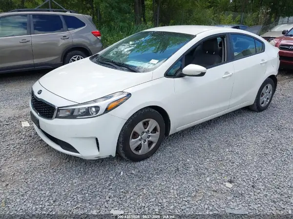 3KPFK4A72HE030644 2017 KIA FORTE - Image 2