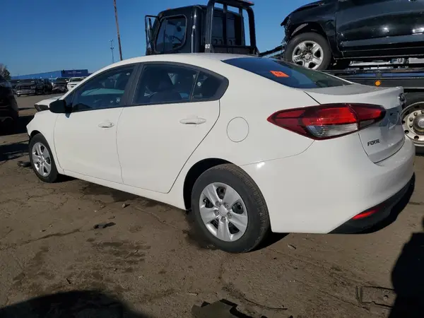 3KPFK4A72HE031552 2017 KIA FORTE - Image 2