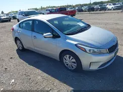 3KPFK4A72HE032765 2017 KIA FORTE