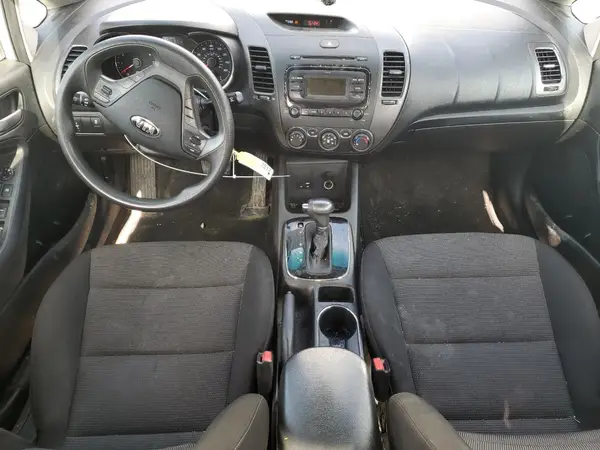 3KPFK4A72HE033415 2017 KIA FORTE - Image 8
