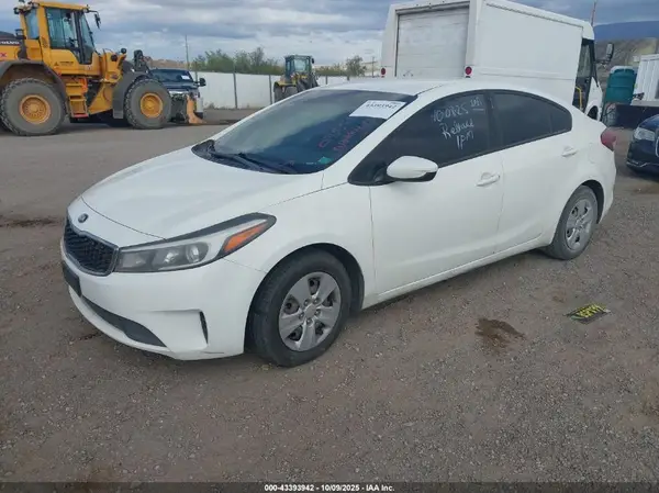 3KPFK4A72HE035536 2017 KIA FORTE - Image 2