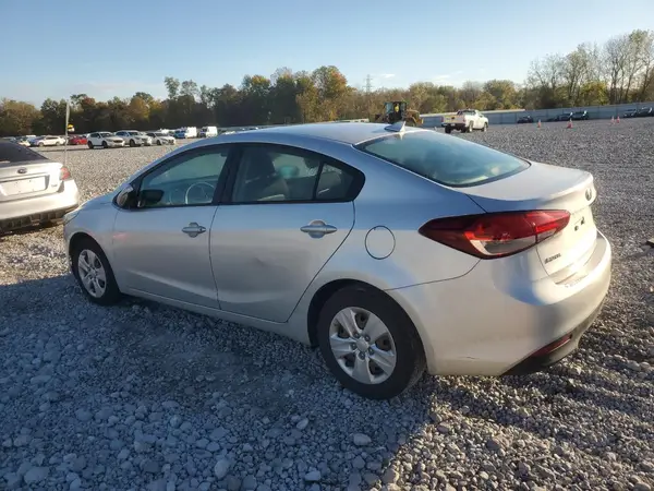 3KPFK4A72HE037108 2017 KIA FORTE - Image 2