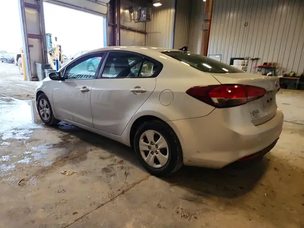 3KPFK4A72HE037500 2017 KIA FORTE - Image 2