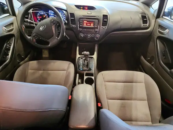 3KPFK4A72HE037500 2017 KIA FORTE - Image 8