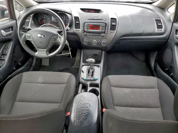 3KPFK4A72HE038470 2017 KIA FORTE - Image 8