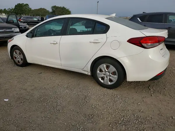 3KPFK4A72HE039263 2017 KIA FORTE - Image 2