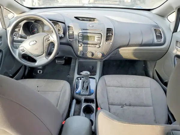 3KPFK4A72HE039263 2017 KIA FORTE - Image 8
