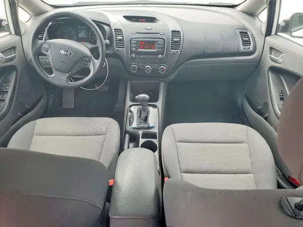 3KPFK4A72HE040137 2017 KIA FORTE - Image 8