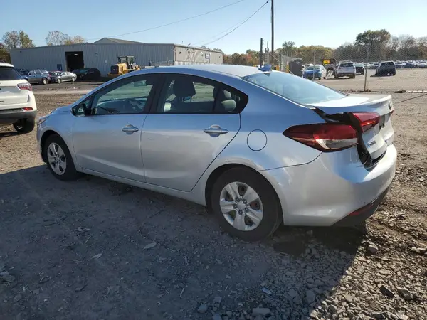 3KPFK4A72HE041210 2017 KIA FORTE - Image 2