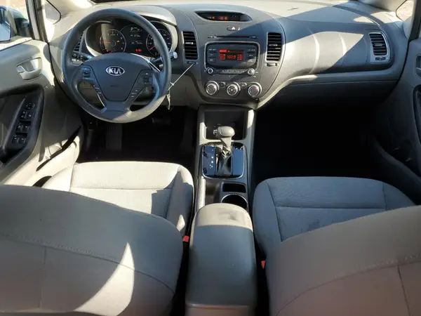 3KPFK4A72HE041210 2017 KIA FORTE - Image 8