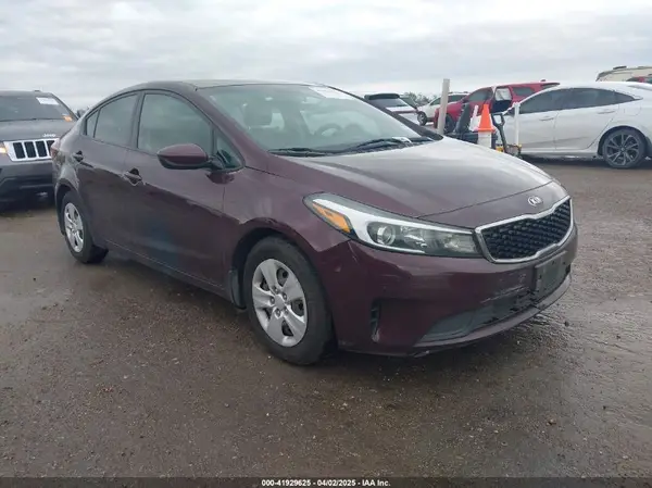 3KPFK4A72HE041837 2017 KIA FORTE - Image 1