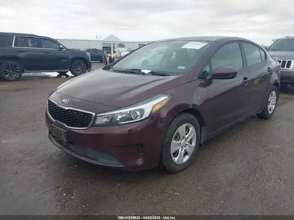3KPFK4A72HE041837 2017 KIA FORTE - Image 2