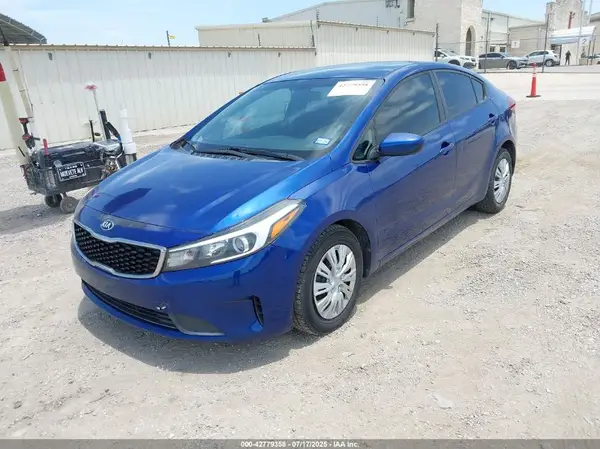 3KPFK4A72HE042017 2017 KIA FORTE - Image 2