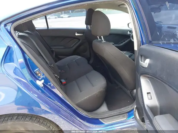3KPFK4A72HE042017 2017 KIA FORTE - Image 8