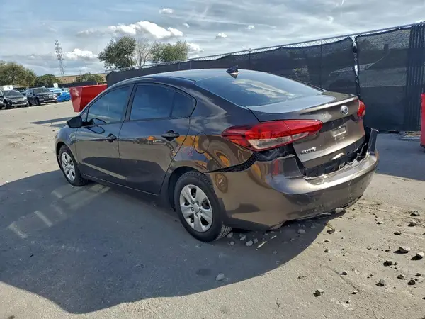 3KPFK4A72HE042521 2017 KIA FORTE - Image 2