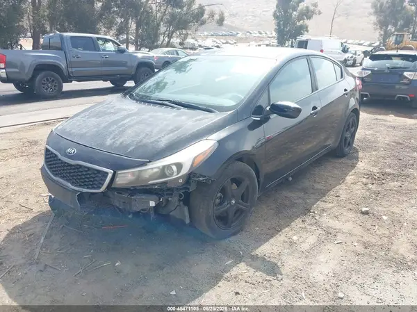 3KPFK4A72HE044124 2017 KIA FORTE - Image 2