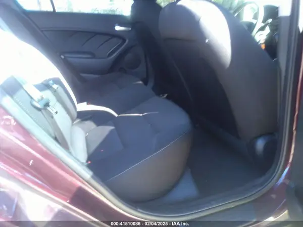 3KPFK4A72HE046438 2017 KIA FORTE - Image 8